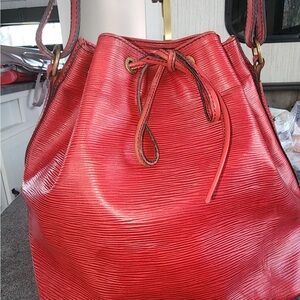 Louis Vuitton Red Epi Noe Leather Shoulder/Bucket Bag AUTHENTIC